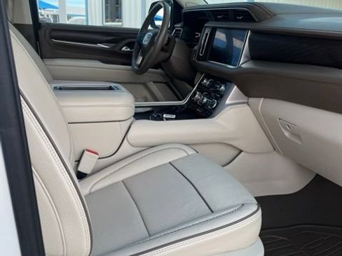 Used 2022 GMC Yukon Denali AWD/4WD image 11