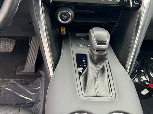 Certified 2023 Toyota Venza Limited image 21