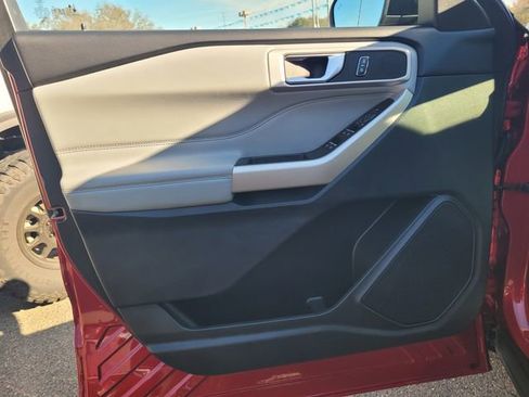 Certified 2022 Ford Explorer XLT w/ Equipment Group 202A image 16