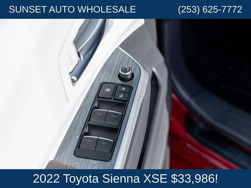 Used 2022 Toyota Sienna XSE FWD image 46