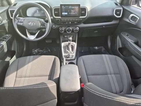Used 2025 Hyundai Venue SEL FWD image 25