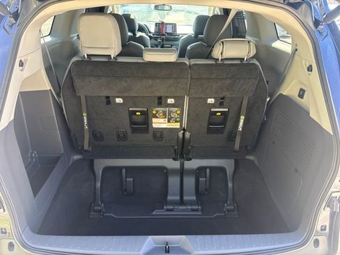 Used 2022 Toyota Sienna XLE w/ XLE Plus Package image 24
