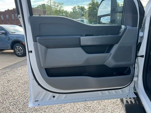 Used 2023 Ford F250 XLT w/ Tremor Off-Road Package image 11
