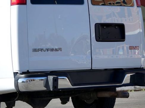 Used 2017 GMC Savana 2500 RWD image 22