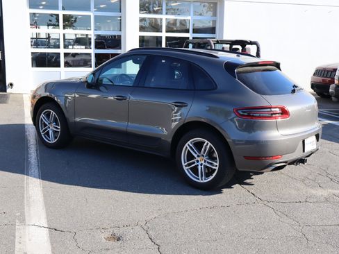 Used 2018 Porsche Macan AWD/4WD image 8