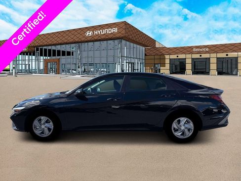 Used 2026 Hyundai Elantra SE FWD image 3