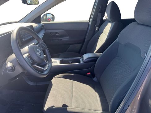 Used 2025 Nissan Kicks S image 10