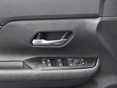 New 2026 Nissan Kicks SV w/ Cold Weather Package FWD image 18