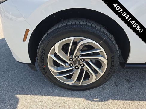 New 2026 Lincoln Navigator Reserve image 8