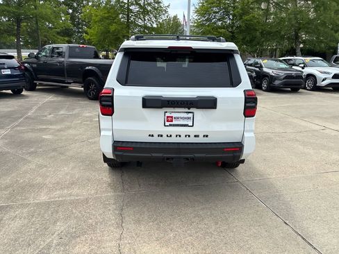 New 2026 Toyota 4Runner SR5 AWD/4WD image 5