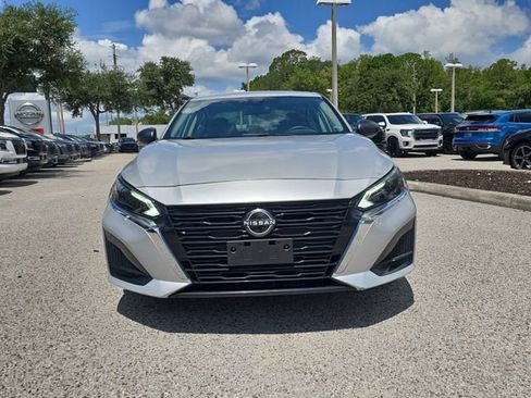 Certified 2024 Nissan Altima 2.5 SV FWD image 3