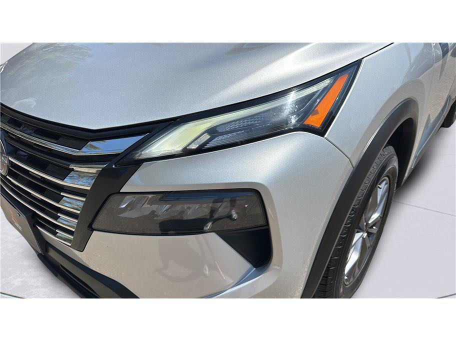 Used 2024 Nissan Rogue S AWD/4WD image 35