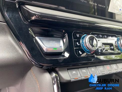 Used 2025 GMC Sierra 1500 AT4 AWD/4WD image 44