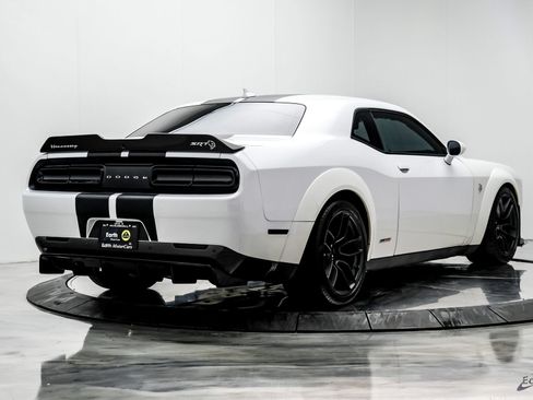 Used 2018 Dodge Challenger SRT Hellcat RWD image 21