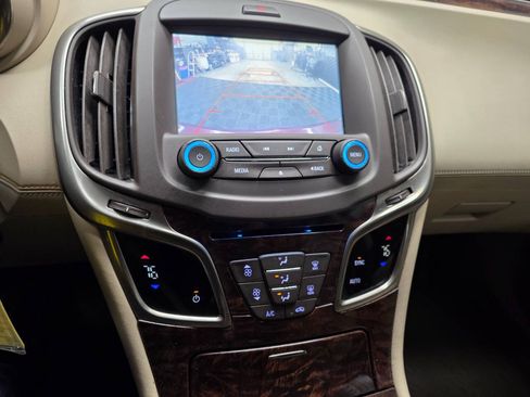Used 2016 Buick LaCrosse FWD image 24