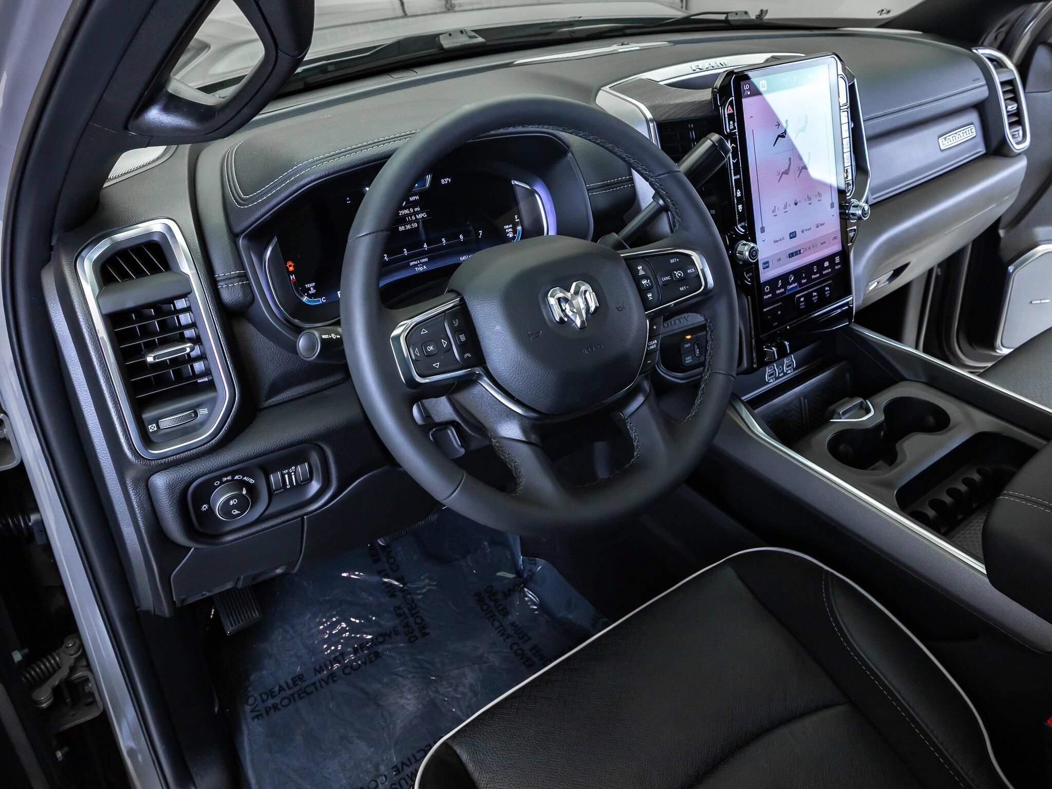 Used 2025 RAM 2500 Laramie AWD/4WD image 15