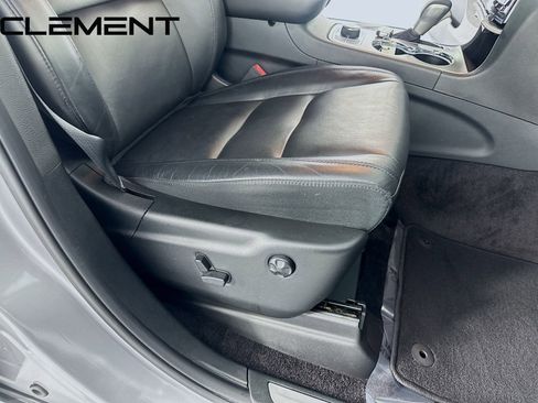 Used 2019 Jeep Grand Cherokee Limited image 32