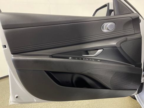 Certified 2025 Hyundai Elantra SEL FWD image 19