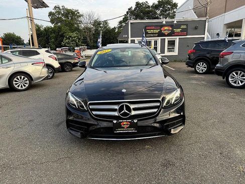 Used 2017 Mercedes-Benz E 300 4MATIC image 2