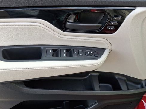 Certified 2025 Honda Odyssey Touring image 14