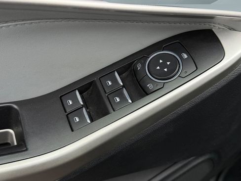 Used 2022 Ford Explorer XLT w/ Equipment Group 202A image 21