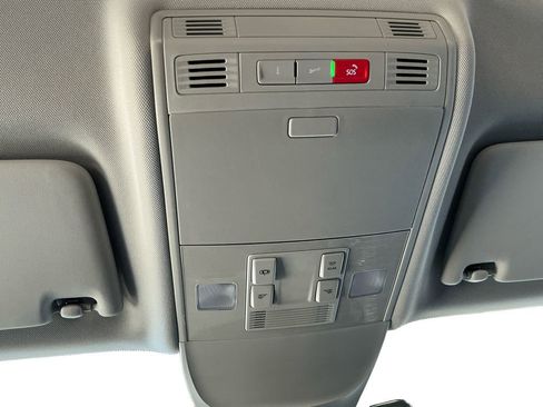 New 2025 Volkswagen Taos SE image 21