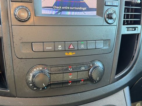 Used 2020 Mercedes-Benz Metris image 29