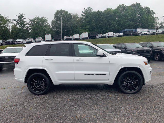 Used 2022 Jeep Grand Cherokee Laredo X AWD/4WD image 10