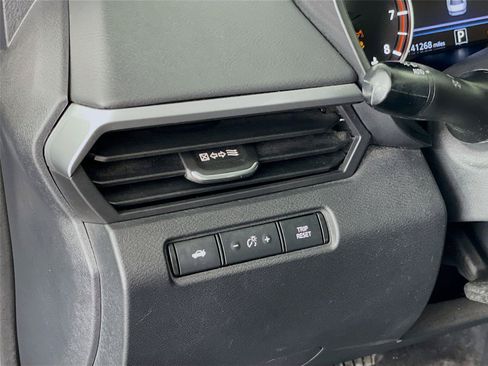 Used 2022 Nissan Altima 2.5 SV FWD image 14