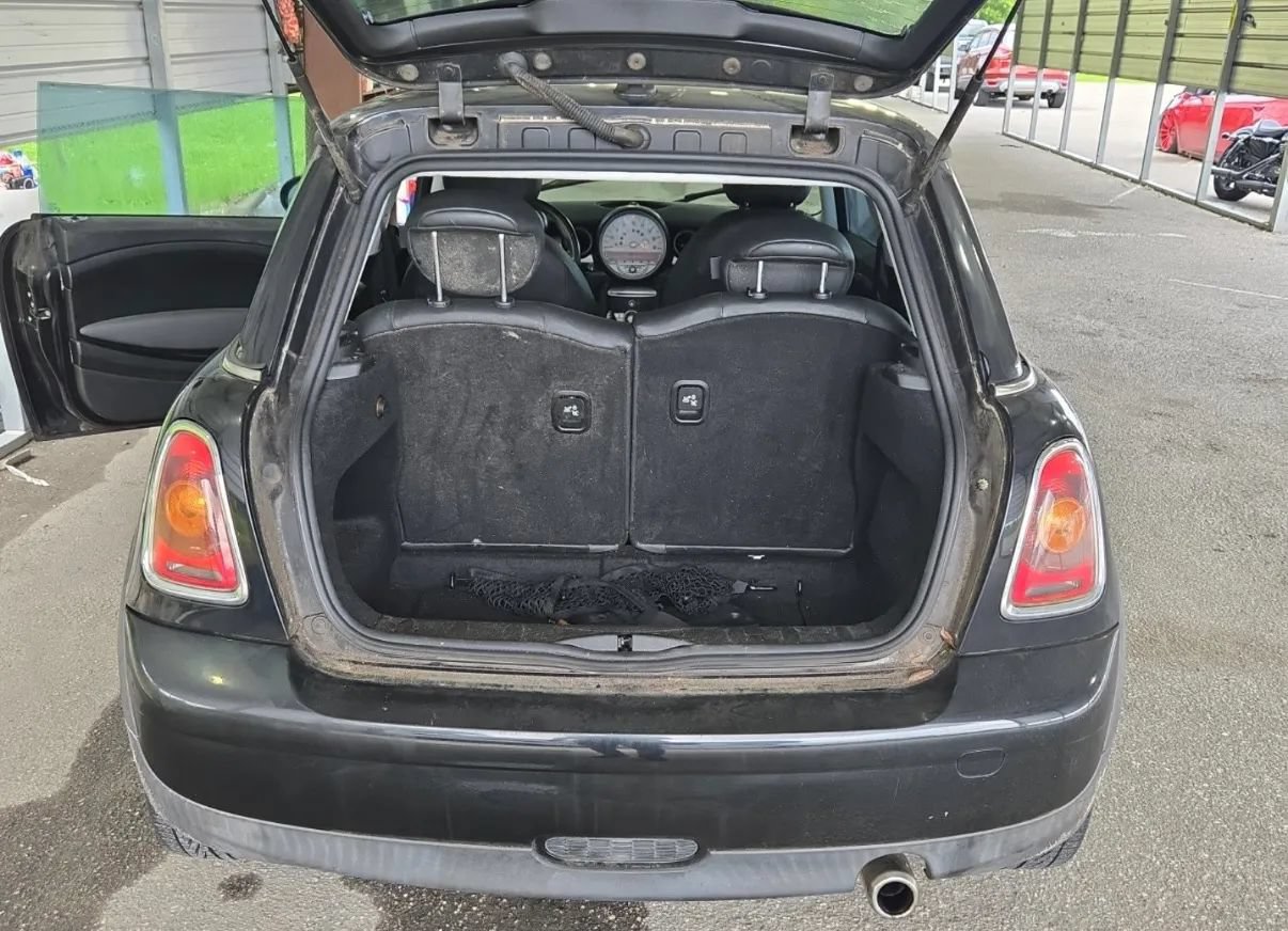 Used 2010 MINI Cooper Hardtop FWD image 11