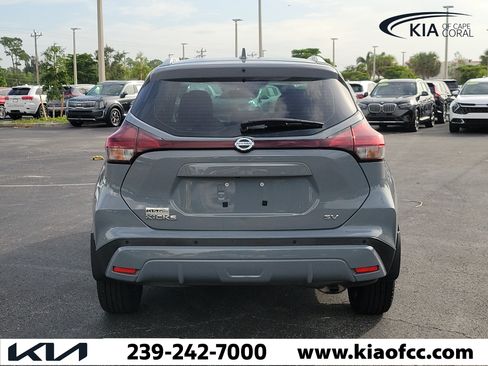 Used 2021 Nissan Kicks SV w/ Interior Electronics Package FWD image 5