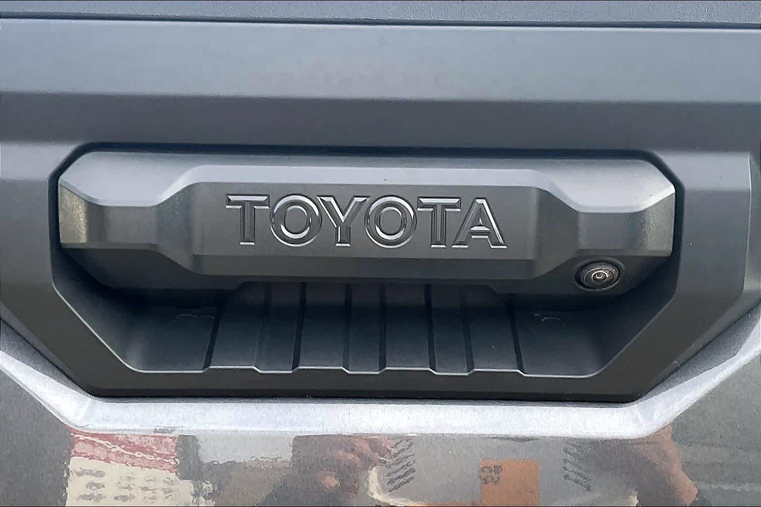Used 2025 Toyota Tundra SR5 AWD/4WD image 30