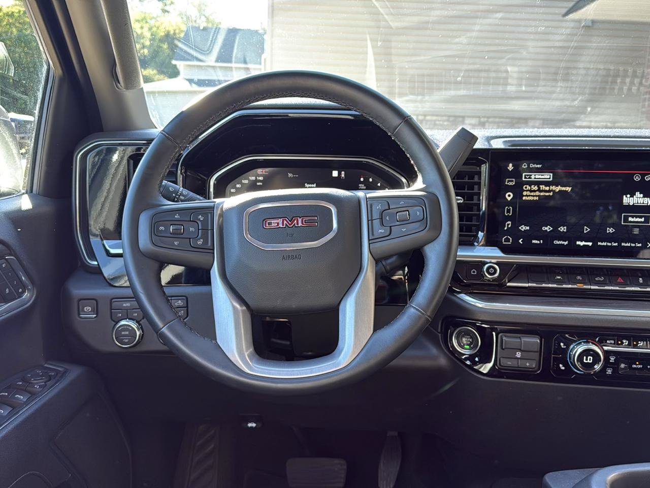 Used 2026 GMC Sierra 1500 SLT AWD/4WD image 10