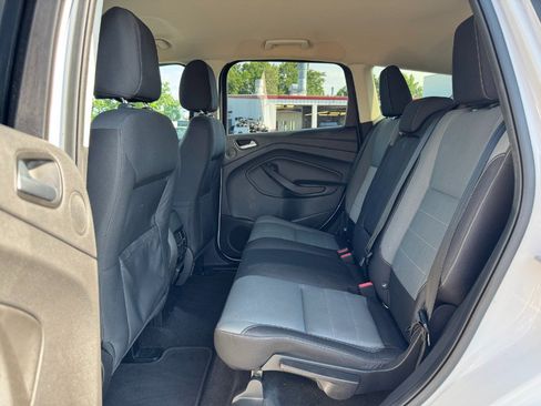 Used 2016 Ford Escape SE w/ Equipment Group 201A FWD image 16