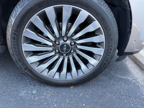 Used 2019 Lincoln Navigator L Reserve w/ Cargo Package image 5