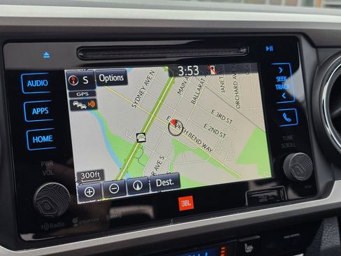 Used 2019 Toyota Tacoma Limited image 31