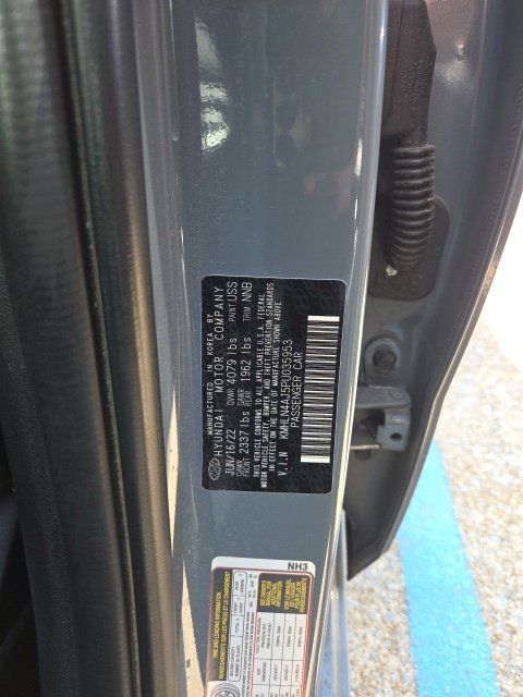 Used 2023 Hyundai Elantra Limited FWD image 9