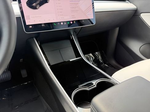 Used 2020 Tesla Model Y Long Range AWD/4WD image 19