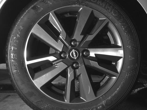 Used 2025 Nissan Versa SV FWD image 15