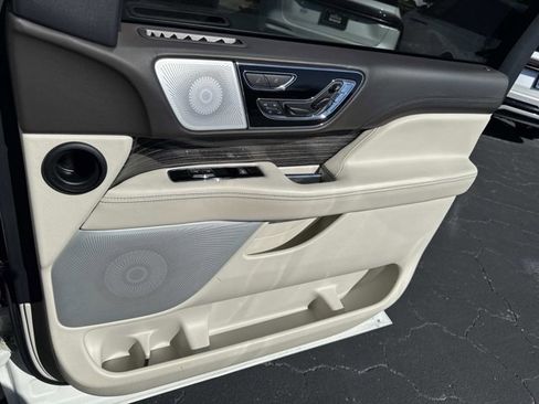 Used 2022 Lincoln Navigator L Black Label image 19