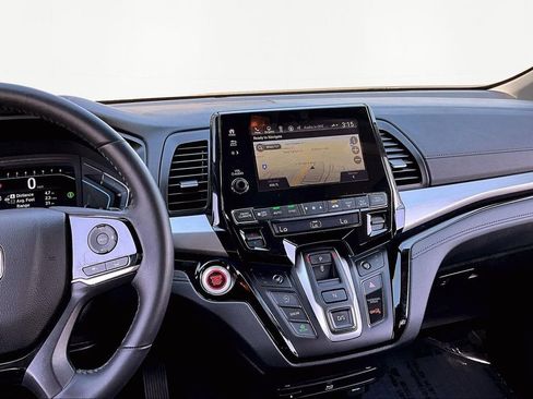 Used 2023 Honda Odyssey Touring image 10