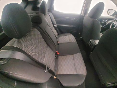 Used 2018 Nissan Rogue Sport SV w/ SV Technology Package image 19