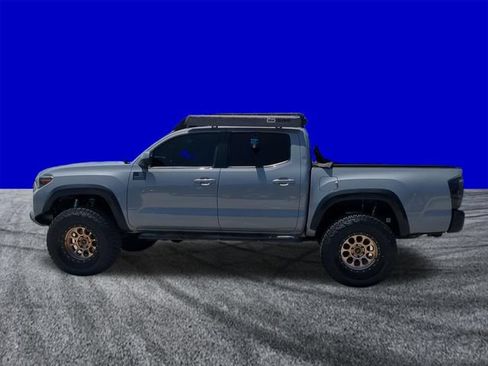 Used 2021 Toyota Tacoma TRD Off-Road AWD/4WD image 7