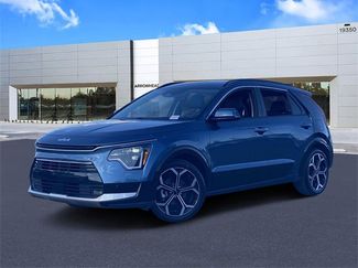 Used 2023 Kia Niro SX Touring image 1