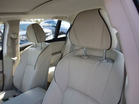 Used 2020 Acura RLX Sport Hybrid w/ Advance Pkg image 19