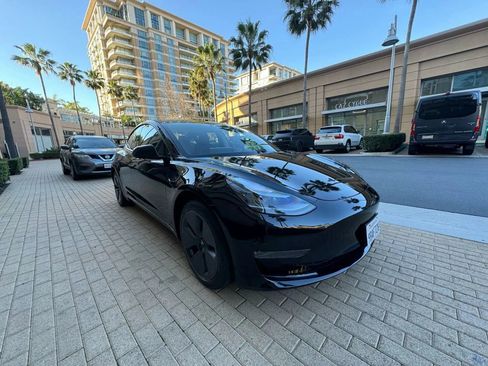Used 2023 Tesla Model 3 Standard Range image 9