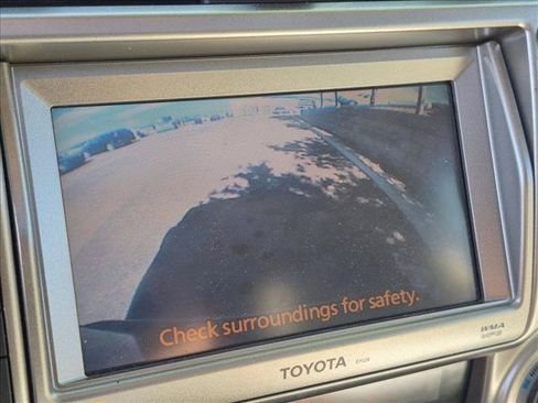 Used 2011 Toyota 4Runner Limited AWD/4WD image 12