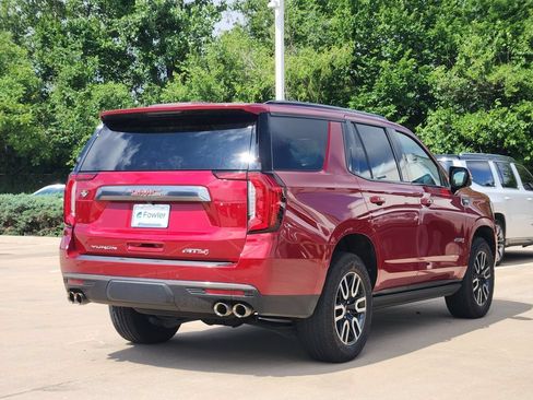 Used 2024 GMC Yukon AT4 w/ Technology Package AWD/4WD image 7
