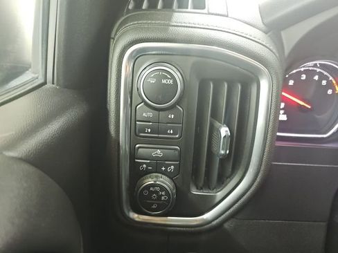 Used 2022 Chevrolet Silverado 1500 LT image 12