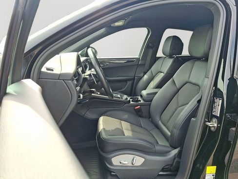 Used 2023 Porsche Macan AWD/4WD image 14